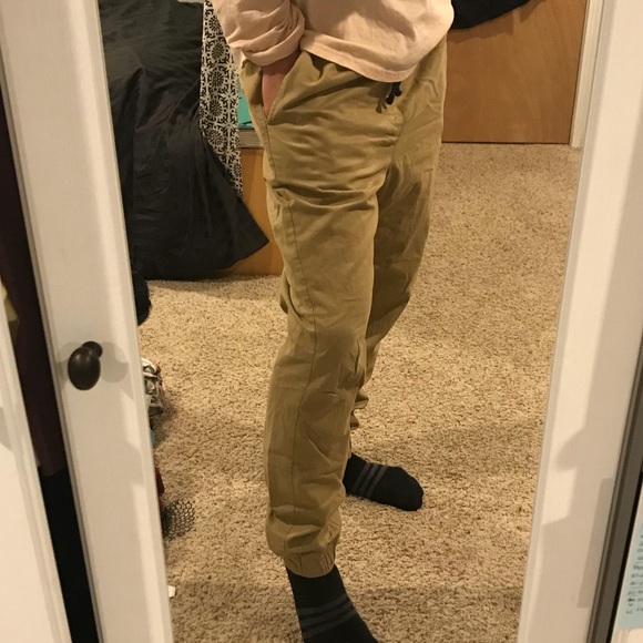 American Eagle Joggers - Picture 2 of 4